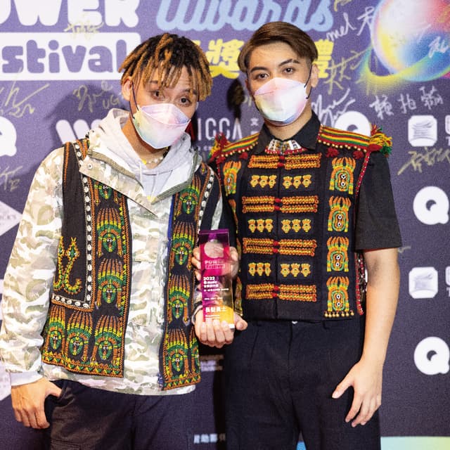 Q Music 得獎者 長髮勇士 鬧張派、橙加柚「給我身邊的長髮勇士們，你們的聲音是最有影響力的，你們的能量是無可取代的，能認識你們真的三生有幸了！」